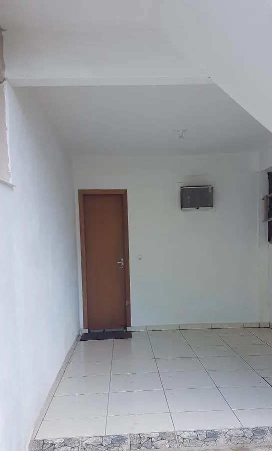 Guest house Hospedagem 20M Da Praia. Itapema