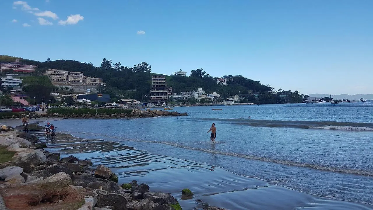 Guest house Hospedagem 20M Da Praia. Itapema
