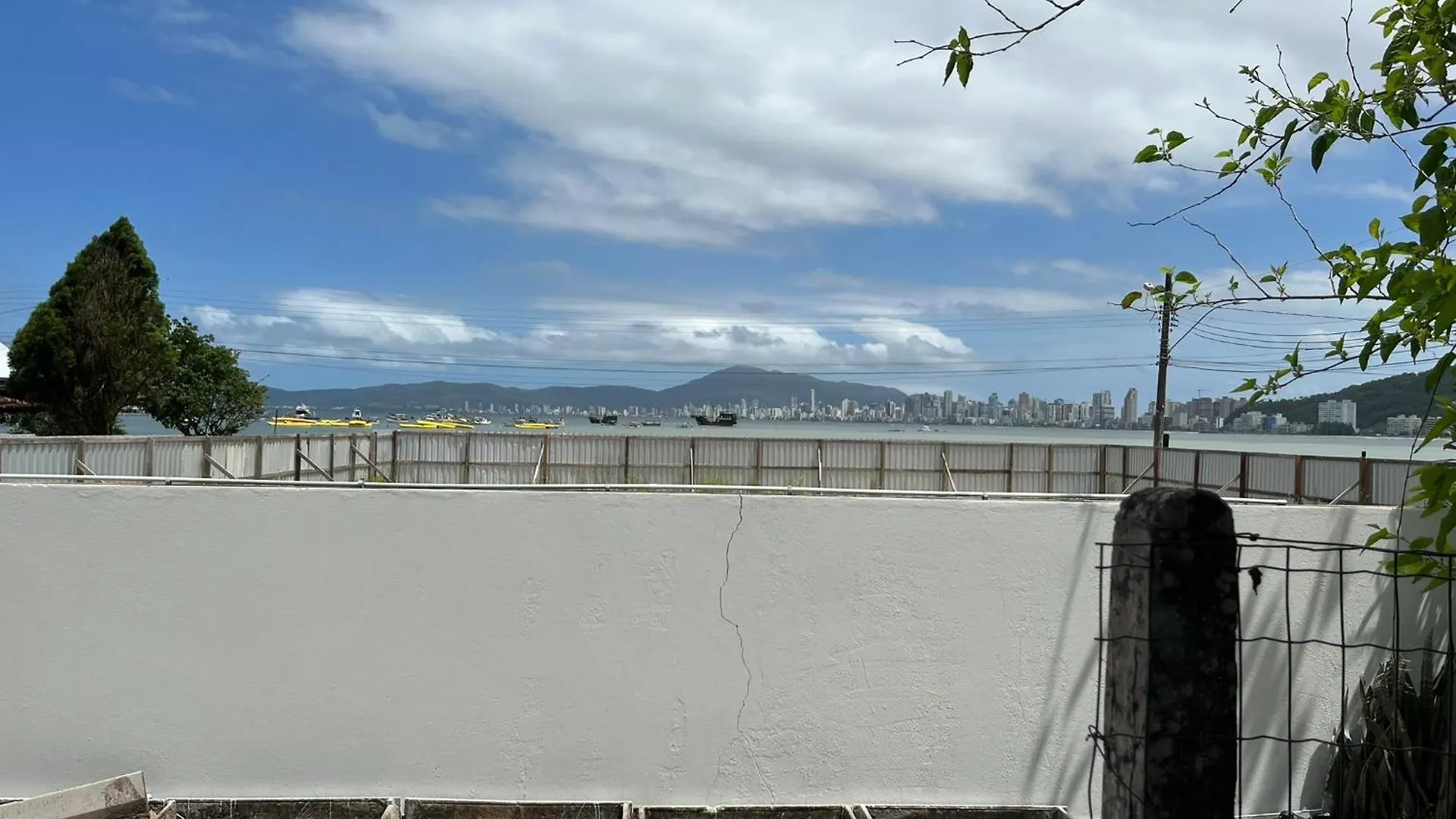 Guest house Hospedagem 20M Da Praia. Itapema